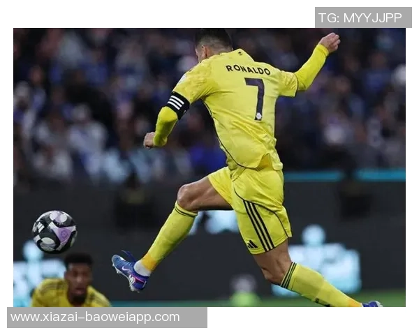 重庆C罗余望破门后模仿偶像C罗SIU庆祝引发球迷热议